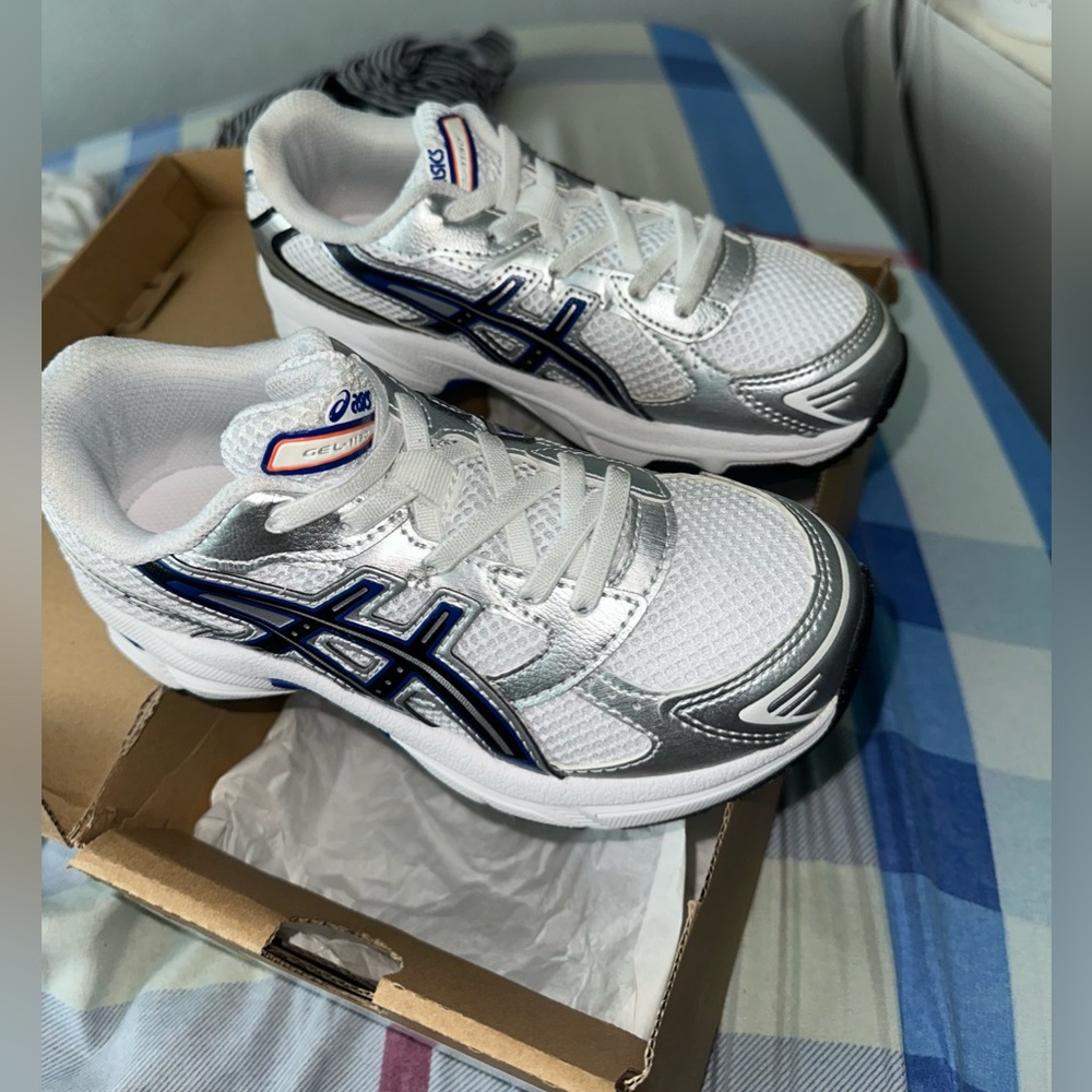 ASICS Gel Sneakers in White and Navy
